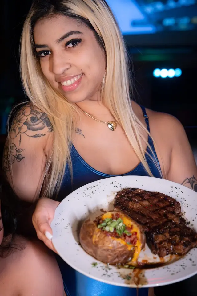 Chicas Llocas Dallas, gentlemen's club in Dallas