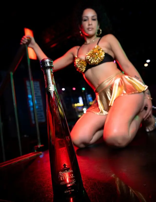 Chicas Locas Arlington, gentlemen's club in Dallas